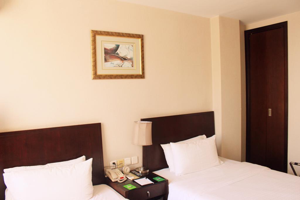 Days Inn Forbidden City Pekín Exterior foto